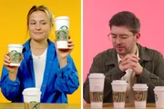 Starbucks in Deutschland versus Starbucks in den USA: Wie gro&szlig; sind die Unterschiede? Lilly Temme checkt in Deutschland, Florian Reza untersucht die Becher in New York City.