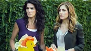 Detective Jane Rizzoli (Angie Harmon, l.), Dr. Maura Isles (Sasha Alexander) suchen den Mörder eines Boygroup-Stars. Jane trifft dieser Fall besonders hart, denn sie kannte das Opfer persönlich - und möglicherweise auch seinen Mörder. Detective Jane Rizzoli (Angie Harmon, l.), Dr. Maura Isles (Sasha Alexander) suchen den Mörder eines Boygroup-Stars. Jane trifft dieser Fall besonders hart, denn sie kannte das Opfer persönlich - und möglicherweise auch seinen Mörder.