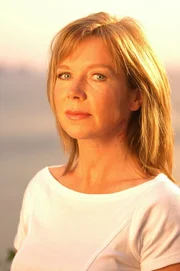 Marion Kracht als Maria Steinmann-Kant in dem neuen ZDF-Film "Der Ferienarzt ... auf Capri". Marion Kracht als Maria Steinmann-Kant in dem neuen ZDF-Film "Der Ferienarzt ... auf Capri".