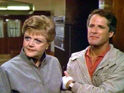 Jessica (Angela Lansbury) trifft Scott (Ben Murphy) im Krankenhaus. Seine Frau ist in die Psychatrie eingeliefert worden.