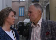 Wird es Maria Steinmann (Marion Kracht) dieses Mal schaffen, sich von ihrem Mann Rüdiger (Hans Peter Hallwachs), der sie seit Jahren betrügt und demütigt, zu trennen? Wird es Maria Steinmann (Marion Kracht) dieses Mal schaffen, sich von ihrem Mann Rüdiger (Hans Peter Hallwachs), der sie seit Jahren betrügt und demütigt, zu trennen?