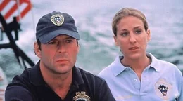 Ein Serienkiller treibt in Pittsburgh sein Unwesen. Als Polizist Tom Hardy (Bruce Willis) die Theorie &auml;u&szlig;ert, der T&auml;ter m&uuml;sse aus den eigenen Reihen kommen, wird er zum Wasserschutz strafversetzt. Das Morden beginnt von Neuem. Opfer sind Toms ehemalige Geliebte. Harding will mit Hilfe seiner Partnerin Jo (Sarah Jessica Parker) den Killer zur Strecke bringen.