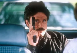 Martin (Patrick Bergin)