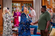 (v.l.n.r.) Gemma Johnson (Beth Behrs); Alexis (Nicole Sullivan); Calvin Butler (Cedric the Entertainer)