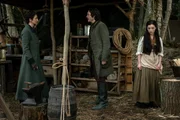 Outlander, Staffel 6 Folge 6; Caitriona Balfe als Claire Randall, Alexander Vlahos als Allan Christie, Jessica Reynolds als Malva Christie Outlander, Staffel 6 Folge 6; Caitriona Balfe als Claire Randall, Alexander Vlahos als Allan Christie, Jessica Reynolds als Malva Christie