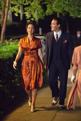 Young Ruth (Oona Chaplin), Young Ira (Jack Huston)