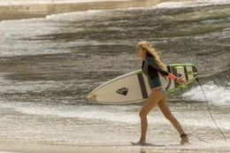 Nancy (Blake Lively)