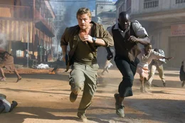 Geraten ins Visier der Rebellen: Danny Archer (Leonardo DiCaprio, l.) und Solomon Vandy (Djimon Hounsou, r.) ...