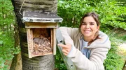 Anna und ein schlafender Siebenschläfer im Wiener Wald. Anna und ein schlafender Siebenschläfer im Wiener Wald.