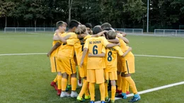 Die Jugendmannschaft des SC D&uuml;ren vor ihrem ersten Saisonspiel.