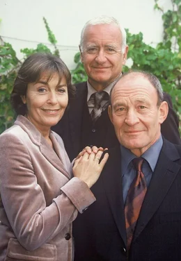 Andreas Klunert (Michael Mendl, re.), seine Frau Vera (Thekla Carola Wied) und Werner Hausmann (Peter Bongartz).