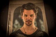 Gideon Latimer (Andrew-Lee Potts) schafft es wieder, sein Publikum in seinen Bann zu ziehen.