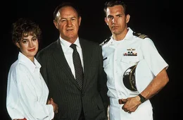 L-R: Susan Atwell (Sean Young), David Brice (Gene Hackman) und Tom Farrell (Kevin Costner)