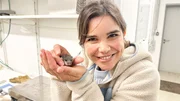 Ein kleiner drei Wochen alter Siebenschläfer hat Anna verzaubert. Ein kleiner drei Wochen alter Siebenschläfer hat Anna verzaubert.