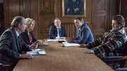 Gellert (Herbert Knaup, l.) und Isa (Sabine Postel, r.) treffen bei Staatsanwalt W&auml;rmelskirchen (Werner W&ouml;lbern, M.) auf Marek H&auml;ger (Ingo Naujoks, r.) und Yasmins Mann Lars Meckel (Matthias Ziesing, 2.v.r.), den Pflichtverteidiger von H&auml;gers Zellengenossen Eminescu.