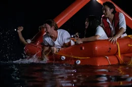 L-R: Benny (Te Kohe Tuhaka), Charlie (Aaron Jakubenko), Michelle (Kimie Tsukakoshi) und Joji (Tim Kano)