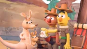 Ernie und Bert machen einen Ausflug in die Wildnis Australiens. Ernie möchte dort unbedingt einem Schnabeltier begegnen, doch alles, was sie zunächst sehen, ist ein Känguru mit einem Baby im Beutel. Ernie und Bert machen einen Ausflug in die Wildnis Australiens. Ernie möchte dort unbedingt einem Schnabeltier begegnen, doch alles, was sie zunächst sehen, ist ein Känguru mit einem Baby im Beutel.