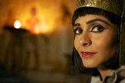Pegah Ferydoni in ihrer Rolle als Kleopatra für die ZDF-Reihe "Frauen, die Geschichte machten". Pegah Ferydoni in ihrer Rolle als Kleopatra für die ZDF-Reihe "Frauen, die Geschichte machten".