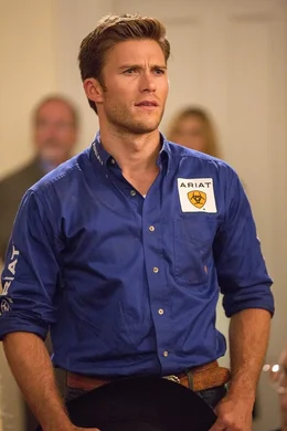 Luke Collins (Scott Eastwood)
