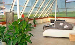 Das Pyramidenhaus in B&ouml;nningheim, Baden-W&uuml;rttemberg, bringt die Menschen zum Staunen.