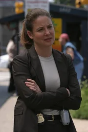 Was war die wirkliche Todesursache der im Jahre 1999 verstorbenen Amy Lind? Anna (Robin Weigert) geht der Sache auf den Grund ... Was war die wirkliche Todesursache der im Jahre 1999 verstorbenen Amy Lind? Anna (Robin Weigert) geht der Sache auf den Grund ...