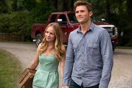 Sophia Danko (Britt Robertson), Luke Collins (Scott Eastwood)