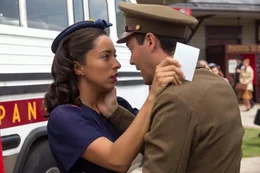 Young Ruth (Oona Chaplin), Young Ira (Jack Huston)