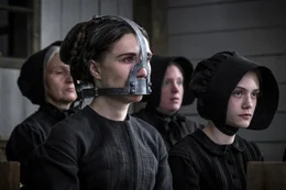 l-r: Anna (Carice van Houten), Joanna (Emilia Jones)