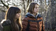 Tala (Flora Augusta, links) offenbart Luca (Sander Løkke Borg) den unendlichen Wald.