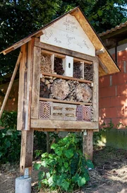 Das fertig gebaute Insektenhotel der Landfrauen.