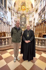 Johann-Philipp Spiegelfeld mit Prälat Maximilian Fürnsinn im Stift Dürnstein.