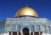 Der Felsendom in Jerusalem thront als islamischer Schrein auf dem Tempelberg, auf dem einst der salomonische Tempel stand. Er ist der letzte bekannte Ort der Bundeslade.