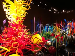 "Chihuly Garden and Glass" Austellung   Die Verwendung des sendungsbezogenen Materials ist nur mit dem Hinweis und Verlinkung auf RTL+ gestattet.