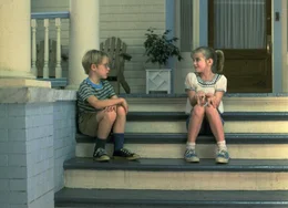 Thomas J. (Macaulay Culkin, l.) und Vada (Anna Chlumsky, r.) besprechen alle Probleme miteinander ...