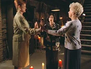 Aus Eitelkeit und Angst vor Alter und Krankheit beschwören Gail (Anne Haney), Amanda (Pamela Gordon) und Helen (Lucy Lee Flippin) den Dämon Kryto, der ihnen ihre Jugend zurückgeben soll.