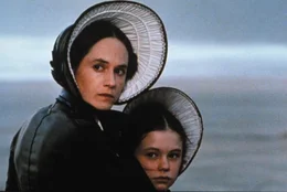 Als viktorianische Frauen sind Mutter Ada (Holly Hunter) und Tochter Flora (Anna Paquin) der streng beh&uuml;tete Besitz ihres Ehemanns, bzw. Stiefvaters.