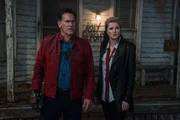L-R: Ashley 'Ash' J. Williams (Bruce Campbell) und Ruby Knowby (Lucy Lawless)