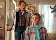 Hal (Bryan Cranston, li.) und Dewey (Erik Per Sullivan) trauen ihren Augen nicht: Was ist hier nur passiert?