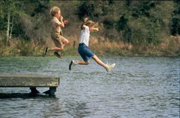 Gehen gemeinsam durch dick und d&uuml;nn: Thomas J. (Macaulay Culkin, l.) und Vada (Anna Chlumsky, r.) ...