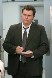 Det. Nick Vera (Jeremy Ratchford) sammelt Informationen, die der Aufklärung des aktuellen Falles dienlich sein könnten ...