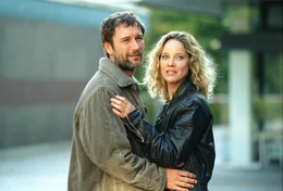 Der gro&sect;e Sat.1-Film: Heiratsschwindlerin mit Liebeskummer. Kom&scaron;die, D, 2006. Am Dienstag, den 14.03.2006 um 20.15 Uhr in Sat.1. Kann Therese (Ann-Kathrin Kramer, r.) ihr B&Yuml;dchen retten - und ihre gro&sect;e Liebe Peter (Heikko Deutschmann, l.) zur&Yuml;ckgewinnen? Foto: Sat.1/Astrid Wirth. Abdruck honorarfrei nur im Zusammenhang mit dem Sat.1-Sendetermin