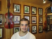 Federico Lonardi wohnt erst seit einem Jahr im Resiatal. Aufgewachsen ist er in Ferrara, einer Stadt südlich von Venedig. Federico Lonardi wohnt erst seit einem Jahr im Resiatal. Aufgewachsen ist er in Ferrara, einer Stadt südlich von Venedig.