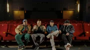 Über mehr als zwei Jahre hinweg produziert und mit über 30 Künstler*innen realisiert, erzählt die dreiteilige Doku-Serie "RuhrBeat - Die vergessene Rap-Story" die Geschichte des Ruhrpott-Hip-Hop voller Höhen, Tiefen und unerzählter Kapitel. Ercandize und Shorty von der Rap-Crew ABS plaudern mit den Hosts Lakmann und Mistah Nice im Metropolis Kino Bochum über ihren coolen Videodreh zu „Weißt du?“.