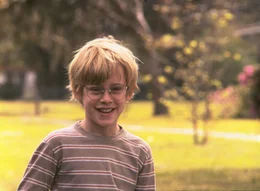 Thomas J. Sennett (Macaulay Culkin)