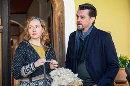 Lotte (Brigitte Hobmeier), Sascha Bergmann (Hary Prinz).