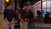 L-R: Liam Payne (Liam Payne), Zayn Malik (Zayn Malik), Sam Puckett (Jennette McCurdy)