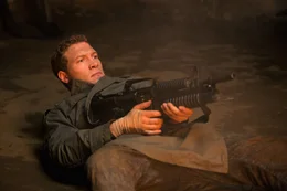 Um Sarah zu besch&uuml;tzen, wird Kyle (Jai Courtney) in die Vergangenheit geschickt. Er ahnt nicht, welch gef&auml;hrlicher Kampf auf ihn zukommen wird ...