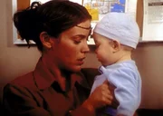 Ein ausgesetztes Baby l&ouml;st bei Phoebe (Alyssa Milano) Muttergef&uuml;hle aus.