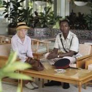 Miss Marple (Joan Hickson, l.) und Inspector Weston (Joseph Mydell, r.).