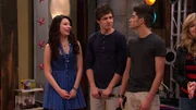 L-R: Carly Shay (Miranda Cosgrove), Liam Payne (Liam Payne), Zayn Malik (Zayn Malik), Sam Puckett (Jennette McCurdy)